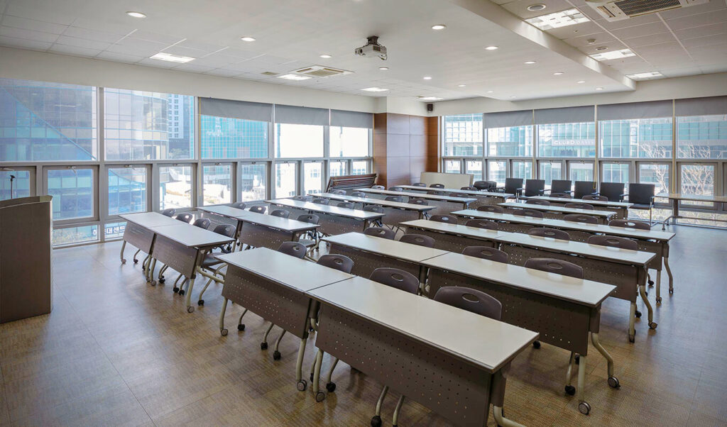 Paledecz Seminar Room