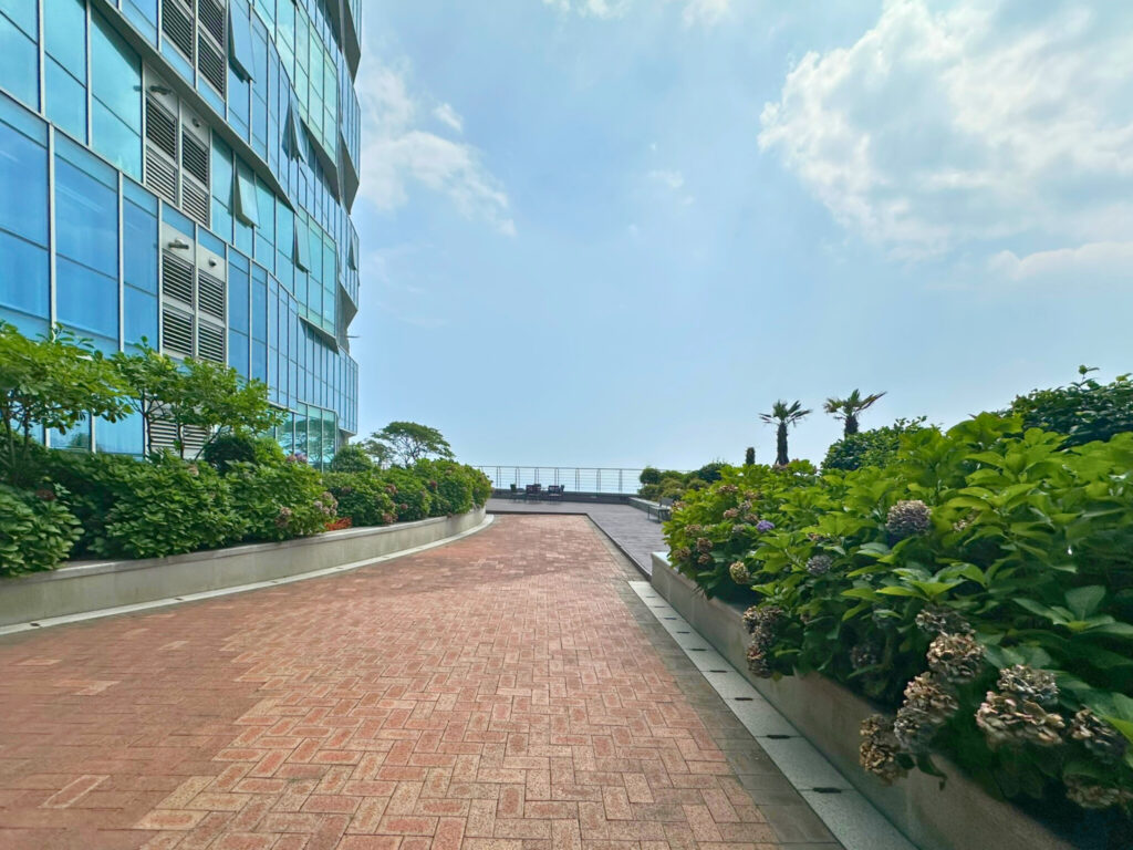 Paledecz Outdoor Terrace Garden (3F)